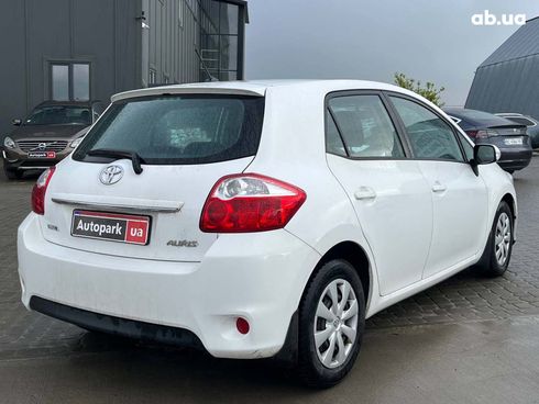 Toyota Auris 2010 белый - фото 5