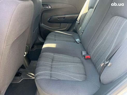 Chevrolet Sonic 2019 серый - фото 14