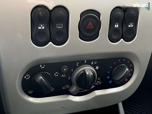 Dacia Logan 2011 - фото 20
