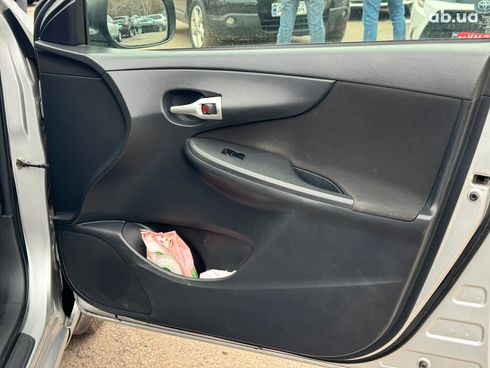 Toyota Corolla 2010 серый - фото 78