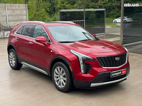 Cadillac XT4 2023 красный - фото 3