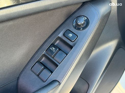 Mazda 3 2014 белый - фото 16