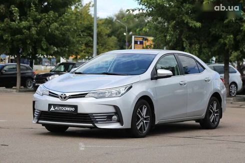 Toyota Corolla 2018 - фото 3