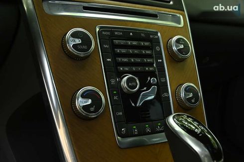 Volvo XC60 2017 - фото 27