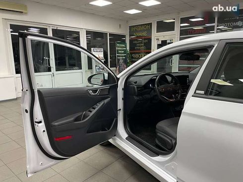 Hyundai Ioniq 2021 - фото 16