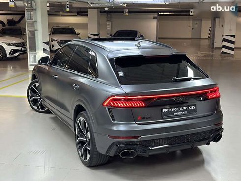 Audi RS Q8 2021 - фото 30