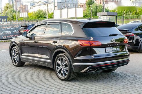 Volkswagen Touareg 2018 - фото 9