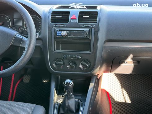 Volkswagen Jetta 2005 серый - фото 16