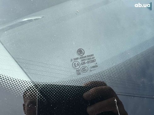 Skoda Octavia 2020 - фото 12