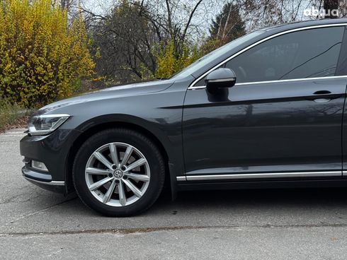 Volkswagen Passat 2018 серый - фото 22