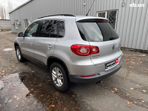 Volkswagen Tiguan 2010 серый - фото 10