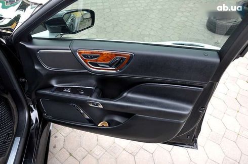 Lincoln Continental 2016 - фото 29