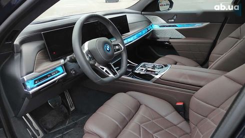 BMW i7 2023 - фото 2