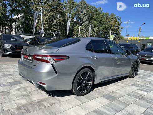 Toyota Camry 2020 - фото 10