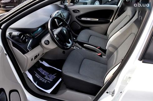 Renault Zoe 2015 - фото 21