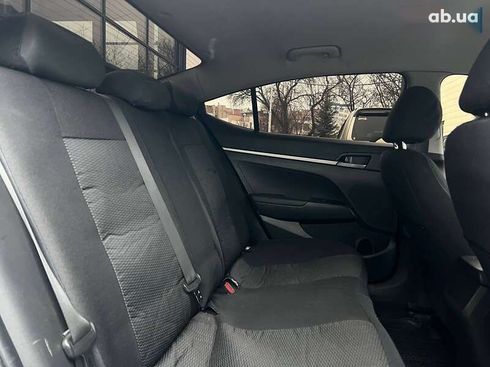 Hyundai Elantra 2016 - фото 22