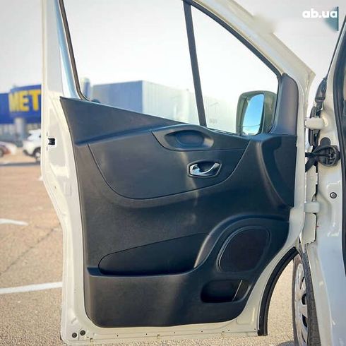 Renault Trafic 2020 - фото 17