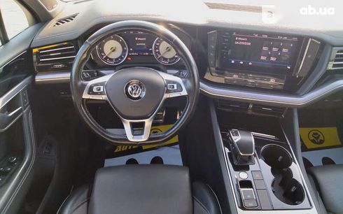 Volkswagen Touareg 2018 - фото 12