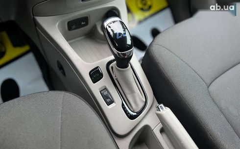 Renault Zoe 2015 - фото 17