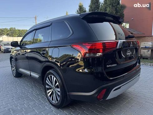Mitsubishi Outlander 2021 - фото 16