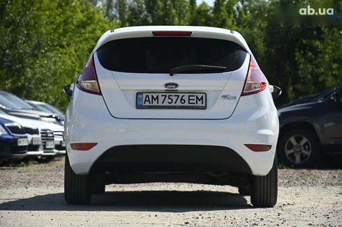 Ford Fiesta 2017 - фото 11