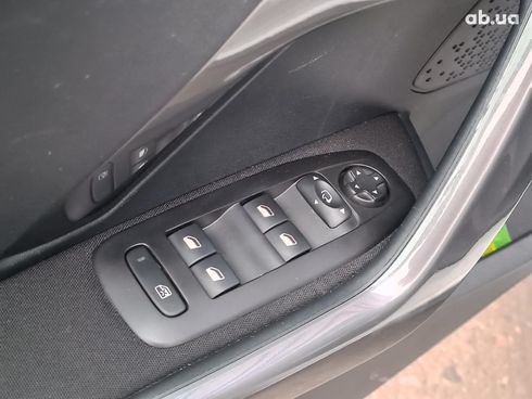 Peugeot 2008 2017 белый - фото 77