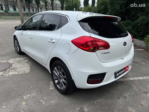 Kia Cee'd 2018 белый - фото 7