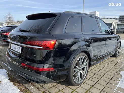 Audi Q7 2021 - фото 24