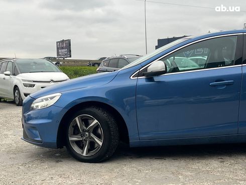 Volvo V40 2017 синий - фото 3