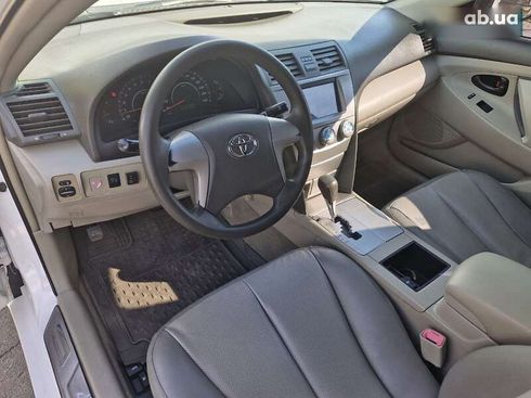 Toyota Camry 2008 - фото 13