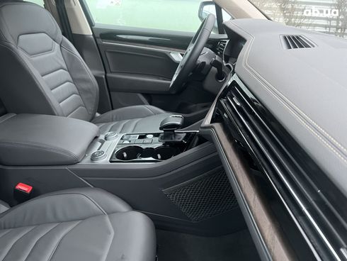 Volkswagen Touareg 2022 - фото 16