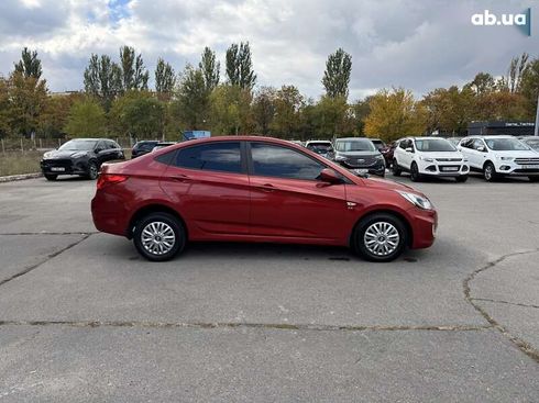 Hyundai Accent 2011 - фото 4