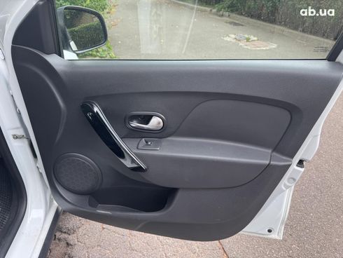 Renault Sandero 2020 белый - фото 20