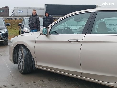 Honda Accord 2013 бежевый - фото 5