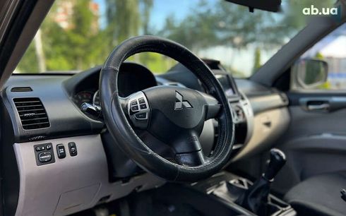 Mitsubishi Pajero 2013 - фото 19