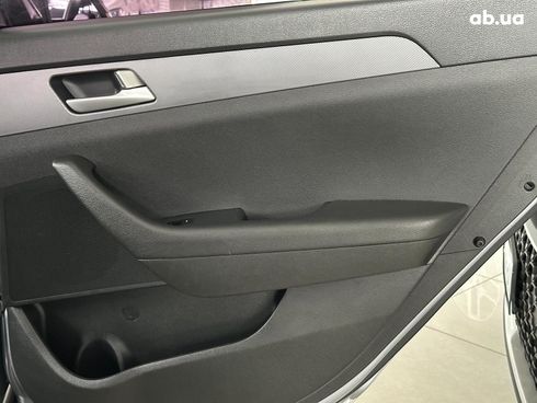 Hyundai Sonata 2016 серый - фото 19