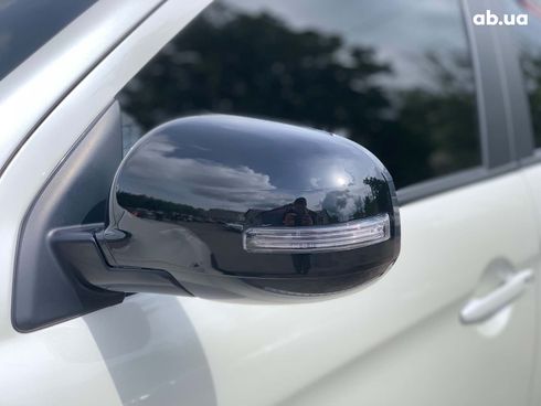 Mitsubishi Outlander 2018 белый - фото 11