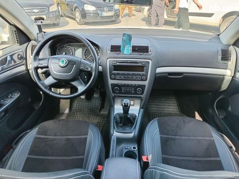 Skoda Octavia 2012 белый - фото 14