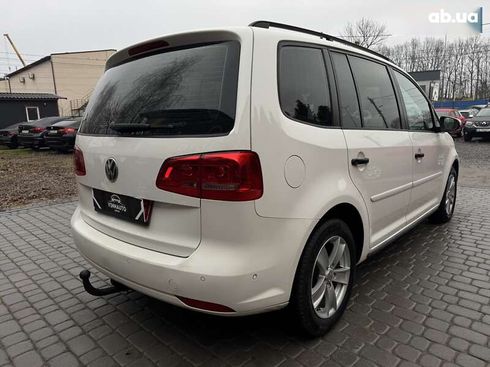 Volkswagen Touran 2011 - фото 18