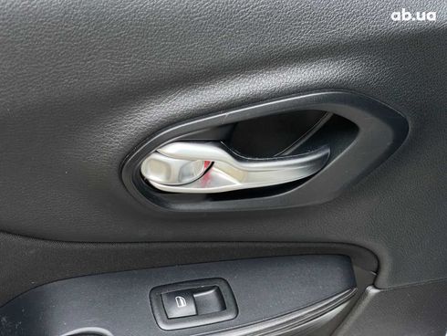 Jeep Cherokee 2014 белый - фото 46