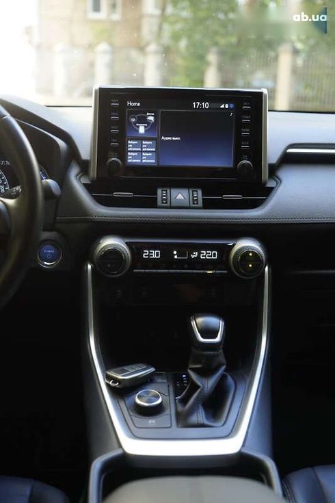Toyota RAV4 2021 - фото 30