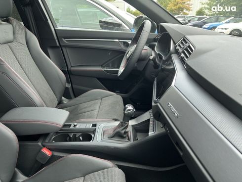 Audi Q3 2022 - фото 14