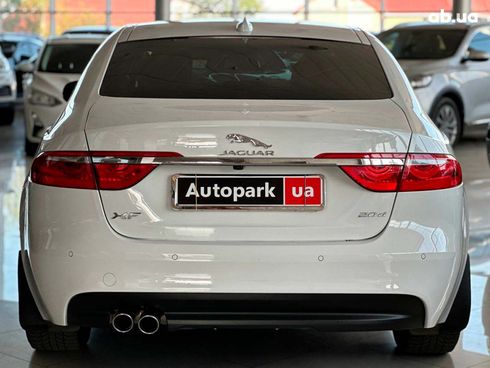 Jaguar XF 2016 белый - фото 7