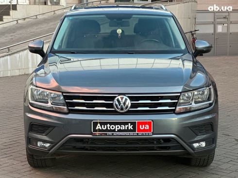 Volkswagen Tiguan 2017 серый - фото 2