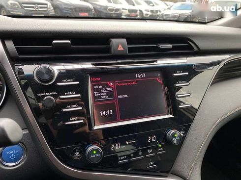 Toyota Camry 2020 - фото 16