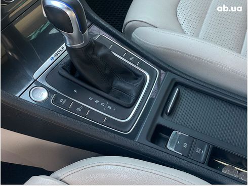 Volkswagen e-Golf 2018 белый - фото 53