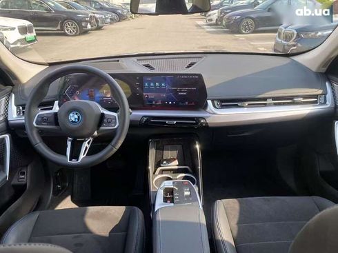BMW iX1 2024 - фото 6