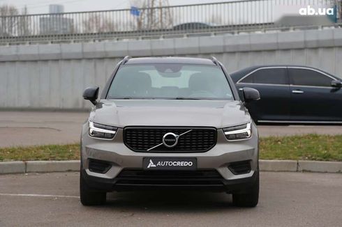 Volvo XC40 2021 - фото 2