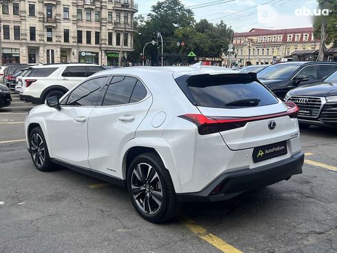 Lexus UX 2021 - фото 11