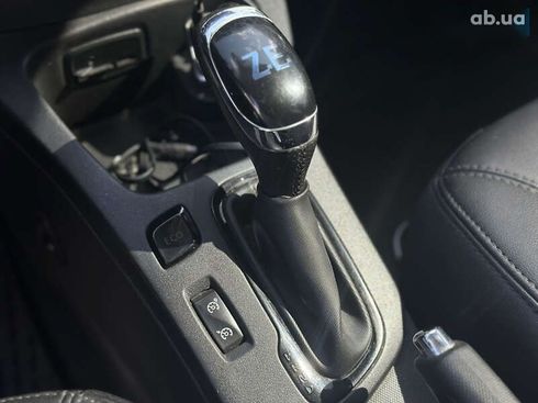 Renault Zoe 2019 - фото 20
